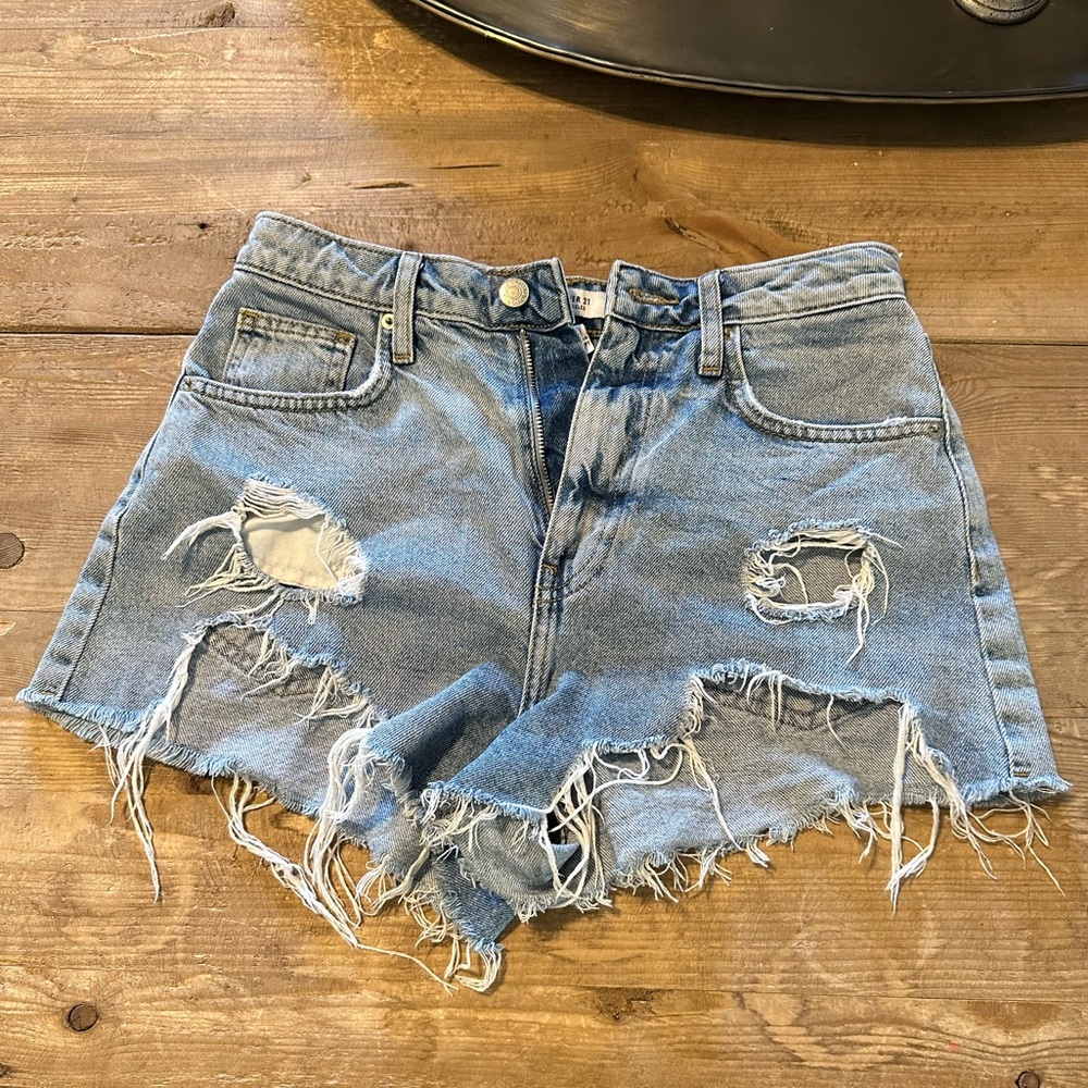 Forever 21 size 27 denim shorts
